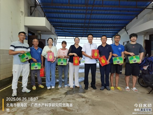 情系一线送清凉 凝心聚力促发展 ——我院工会开展“夏送清凉”慰问活动